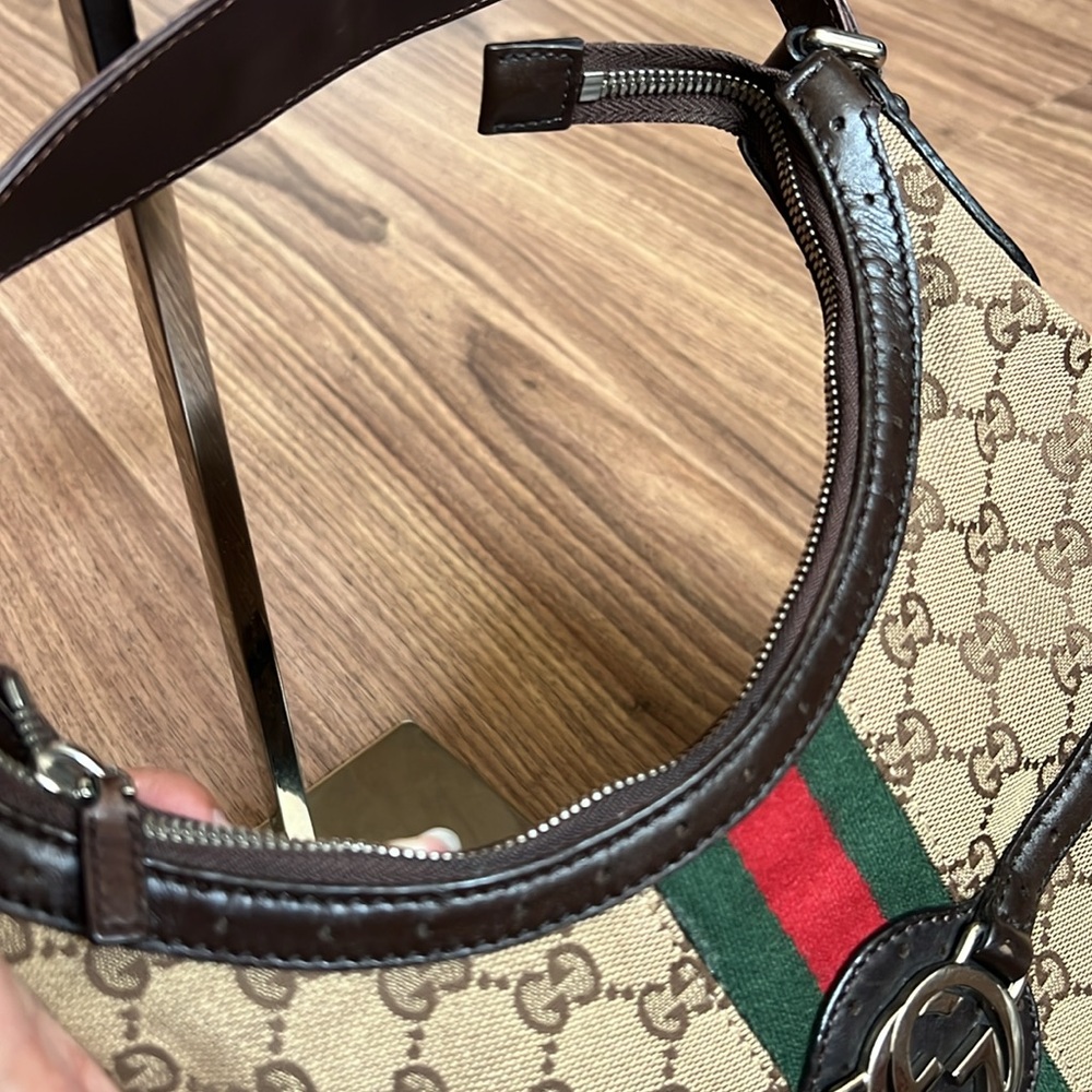 A226 - 💯 % authentic Gucci shoulder bag - Picture 12 of 16